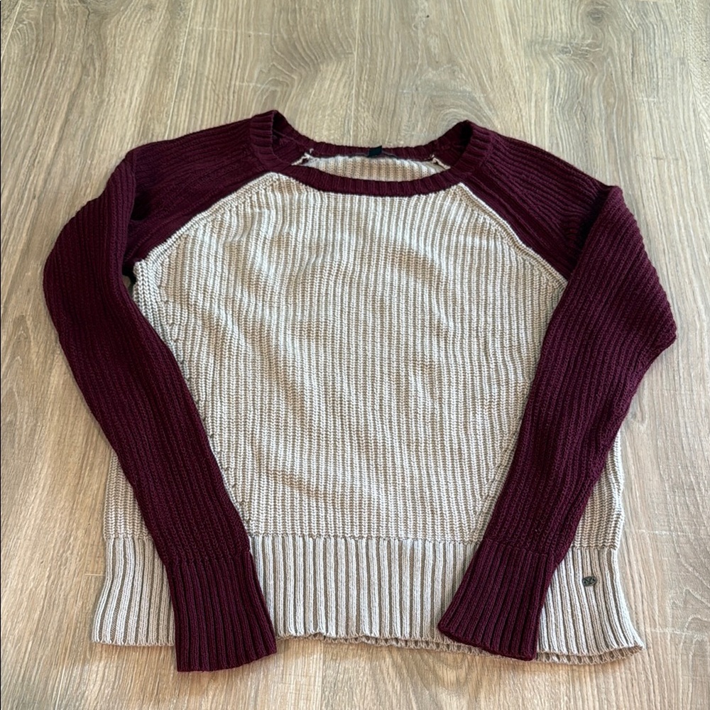 American Eagle Outfitters Maroon and Cream Knit Sweater